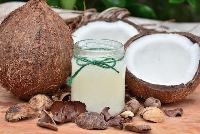 Domácí zubní pasta: Kokosový olej, kurkuma a soda pro zdravý úsměv!