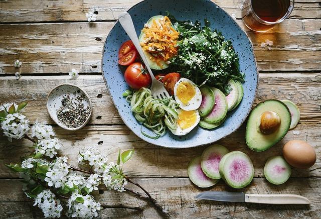 Osvežující avokádový salát: Skvělá volba pro horké letní dny