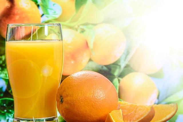 Ananasový džus: zdravý a osvěžující nápoj do horkých dní