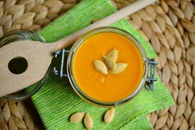 Jak přizpůsobit recept na⁣ dýňovou polévku s kurkumou pro ⁤vegetariány nebo ⁤vegany?