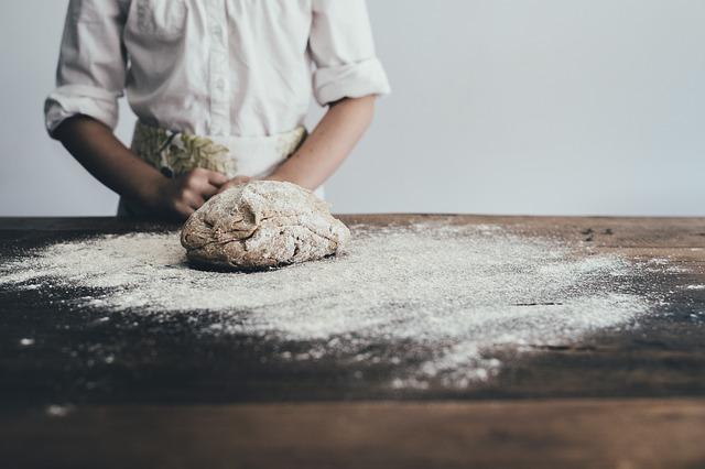 7. Pečení tradičního chlebovníku ve venkovském stylu: získejte autentickou chuť plnou nostalgických vzpomínek