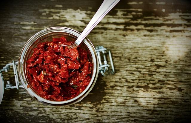 - Tajemství dokonalé kombinace chutí: Proč se sušená rajčata a tatarák snoubí tak skvěle