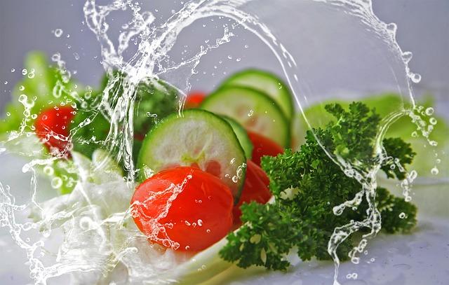 7. Neotřelá kombinace chutí: saláty s marakují jako osobitou ingrediencí